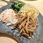 焼肉 神楽 - ナムル盛り合わせ