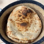 HUJRA HALAL FOOD & RESTAURANT - ナン