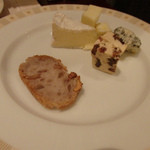 インペリアルバイキング サール - チーズいろいろと胡桃炒りバゲット(2014/12)