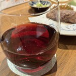 深川うさぎ 白 - 牛タンには赤ワイン