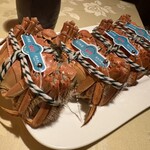竹苑 - 取り分け前の見事な蒸上海蟹(雄・雌)１人２匹