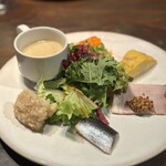 ダブリュー青山 ザ セラーアンドグリル - 