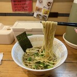 極麺 青二犀 - 自家製平打ち低下水細麺