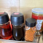 麺屋 鶏ノ湯 - 卓上調味料