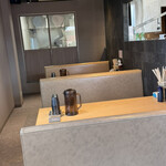 らーめん新山 - 5.6人掛けボックス席が2卓