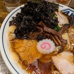 生姜醤油専門 我武者羅 - チャーシューは増さなくてもたっぷり入っている。