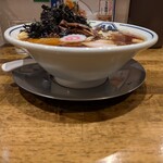 生姜醤油専門 我武者羅 - 丼と盛り付けもいい。
