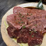 堀切太郎 - 肩ロース、ヒレ、ザブトン、ハラミ