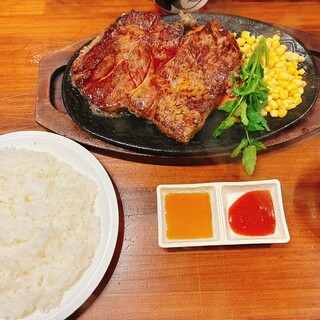 山中湖畔のステーキ酒場_0