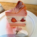 UNITY CAFE - 濃い桜と苺のバスクチーズケーキ