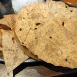 アーンドラ・ダイニング - パパドとチャパティ４ピース