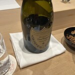 三谷 - 穴子の出汁に追いシャンパーニュ。軽いのと言ってドンペリニョン2009が出てくるって。