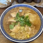 マル寛そばや - うすくち醤油､雲のワンタン中華そば