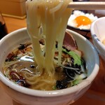 麺家 たけ田 - つけ汁からの麺リフト