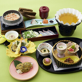 季節の会席料理をお気軽にお楽しみ頂けます