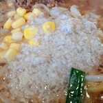 日月堂 - みて！みて！背脂が「俺はココにいますよ～」って主張しています