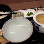 Naito Shokudou - お茶づけセット、ふたを開けると…