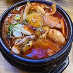 韓国料理ポチャ クァンジャン市場 - こんな具沢山見た事ねぇ