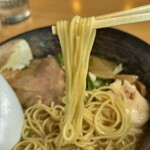 濃厚鶏ソバ 麺 ザ クロ - 麺リフト