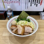 ちばから - 油そば 醤油 1400円
      (麺柔め 野菜少なめの少なめ ちょいニンニク ネギ)
      豚券 300円  節券 50円  レン草 100円  味玉 100円  のり 100円