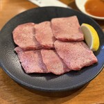 焼肉ホルモン 新井屋 - 上タン塩