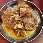 吉川ホルモン - カルビ（タレ）　※写真を撮る前に1枚食べました