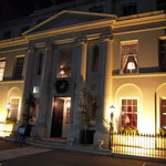 オーベルジュ・ド・リル トーキョー - 白亜の外観