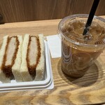 リトルマーメイド - 料理写真:厚切り柔らかヒレカツサンドとアイスコーヒー