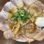 ラーメン魁力屋 五反田店 - 京都背脂醤油 肉入りラーメン（並）