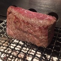 赤身焼肉 かるびあーの 新橋店 - 塊焼き(今日はイチボ)