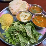 タンドールバル カマルプール 木場店 - カマルランチ　カレー3種（1,100円）