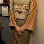 島津 - 可愛い女将の着物姿