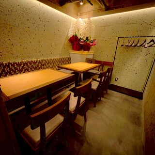 大人6～8名様。5名様以下、または未成年が含まれる場合は室料有。お電話ください。