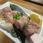 大衆焼肉 イロトリ鶏 肉と麺 - 
