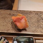 鮓 ふじなが - 赤貝∼鳳凰に見立てて