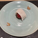 鮨 こん藤 - 自家製の苺大福　◎