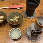 土びん - ホット烏龍茶、日本酒燗酒とお通し