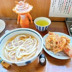 山下うどん - こちらが、私のチョイス
※芝えびのかき揚げを、半分置かれました⤴︎⤴︎