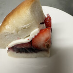 TANUKI APPETIZING - つぶあんバターといちご