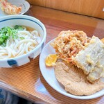 山下うどん - 母上殿のチョイス
※シェアするつもりだからか、多いような……