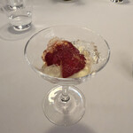 レストラン ル・ボワ(登大路ホテル) - 苺のアヴァンデセール