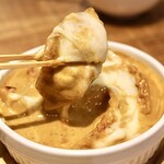 餃子とスパークリング バブルス - カレーグラタン餃子