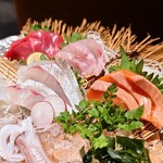 魚がしどまん中 毘沙門天 - 
