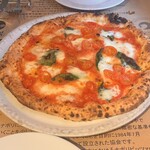 ピッツェリア キアッキェローネ - DOC