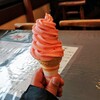 食事処 味菜 - ソフトクリーム(ストロベリー) 　380円