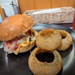 ダグズ・バーガー 宮古島本店 - 