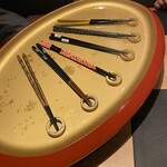 すすきの焼肉きらく - 選べる箸が嬉しい