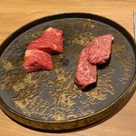 すすきの焼肉きらく - 左　和牛サガリ　右　ハラミ　【熊本県産和王牛】