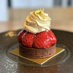 bonieu - いちごとピスタチオのタルトショコラ【季節限定】
