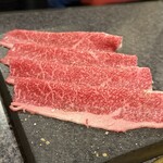 超絶焼肉 元三 - 名刺代わりの牛炙り